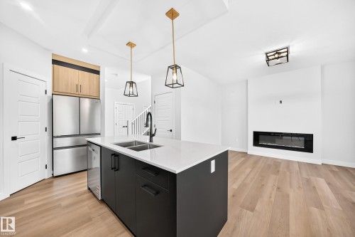 102 Waverly Way, Fort Saskatchewan, AB - Indoor Photo Showing Kitchen With Double Sink With Upgraded Kitchen