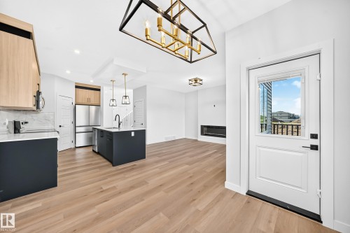 102 Waverly Way, Fort Saskatchewan, AB - Indoor Photo Showing Kitchen