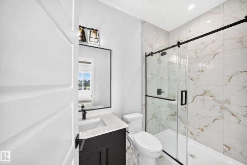 102 Waverly Way, Fort Saskatchewan, AB - Indoor Photo Showing Bathroom