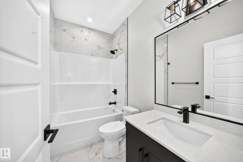102 Waverly Way, Fort Saskatchewan, AB - Indoor Photo Showing Bathroom