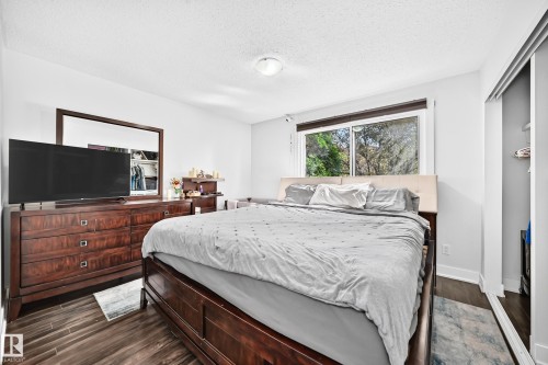 2112 36 Street Nw, Edmonton, AB - Indoor Photo Showing Bedroom