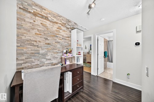 2112 36 Street Nw, Edmonton, AB - Indoor