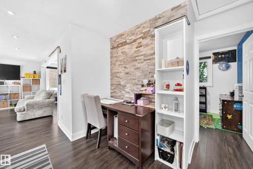 2112 36 Street Nw, Edmonton, AB - Indoor