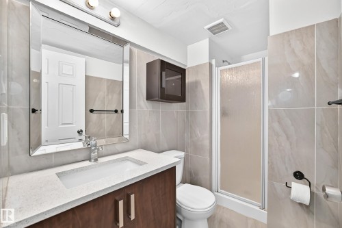 2112 36 Street Nw, Edmonton, AB - Indoor Photo Showing Bathroom