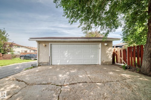 2112 36 Street Nw, Edmonton, AB - Outdoor