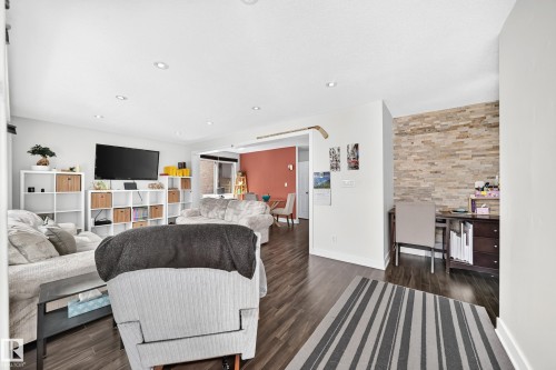 2112 36 Street Nw, Edmonton, AB - Indoor Photo Showing Other Room