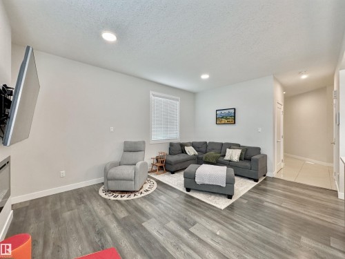 127 Richmond Link, Fort Saskatchewan, AB - Indoor Photo Showing Living Room