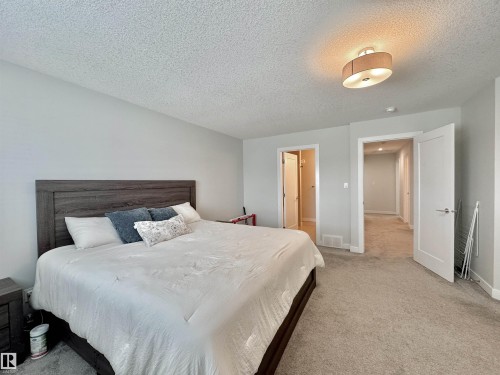 127 Richmond Link, Fort Saskatchewan, AB - Indoor Photo Showing Bedroom