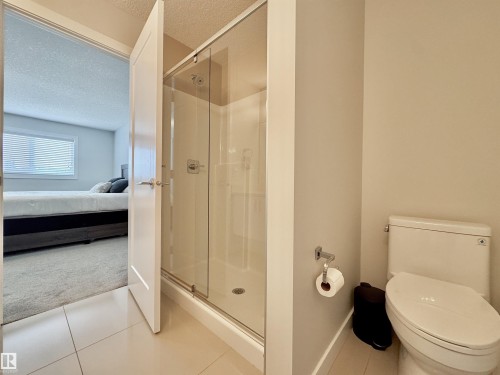 Walk-In Shower - 127 Richmond Link, Fort Saskatchewan, AB - Indoor Photo Showing Bathroom