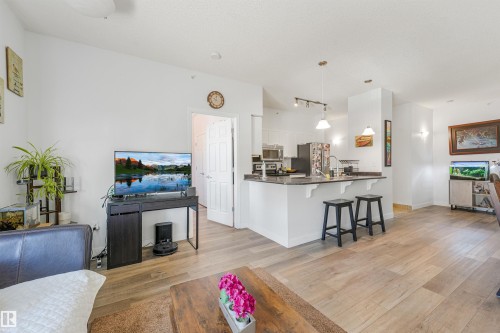 #2-208 4245 139 Av Nw, Edmonton, AB - Indoor
