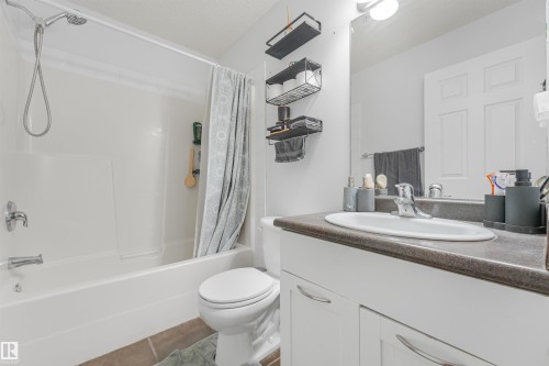 #2-208 4245 139 Av Nw, Edmonton, AB - Indoor Photo Showing Bathroom