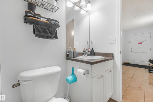 #2-208 4245 139 Av Nw, Edmonton, AB - Indoor Photo Showing Bathroom