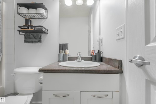 #2-208 4245 139 Av Nw, Edmonton, AB - Indoor Photo Showing Bathroom