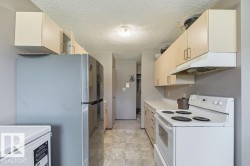 #3 13452 Fort RD NW NW Edmonton, AB T5A 1C5