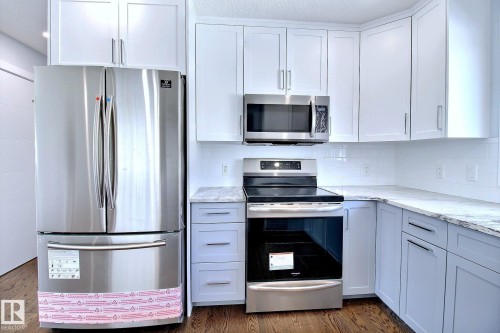 14732 32 Street Nw, Edmonton, AB - Indoor Photo Showing Kitchen