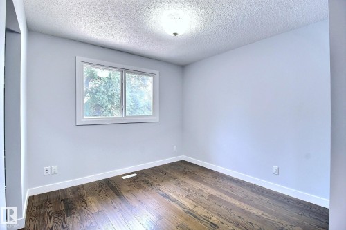 14732 32 Street Nw, Edmonton, AB - Indoor Photo Showing Other Room
