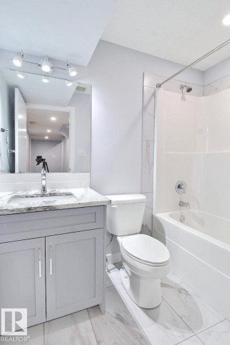 14732 32 Street Nw, Edmonton, AB - Indoor Photo Showing Bathroom