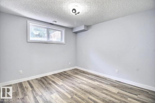 14732 32 Street Nw, Edmonton, AB - Indoor Photo Showing Other Room