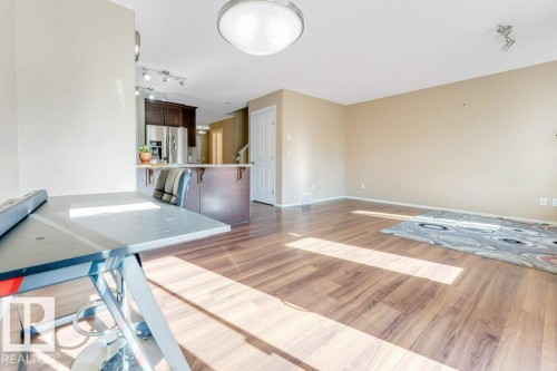 2912 15 Street Nw, Edmonton, AB - Indoor