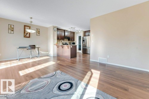 2912 15 Street Nw, Edmonton, AB - Indoor