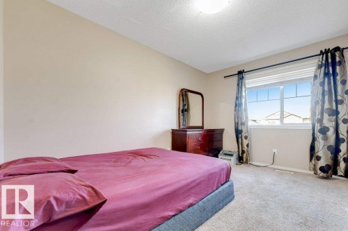 2912 15 Street Nw, Edmonton, AB - Indoor Photo Showing Bedroom