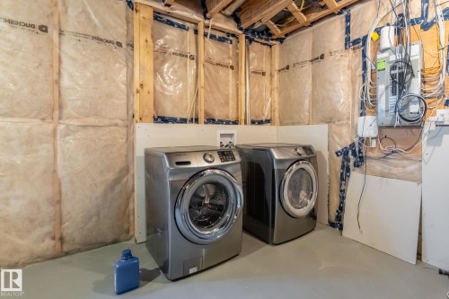 #24 4205 30 St Nw, Edmonton, AB - Indoor Photo Showing Laundry Room