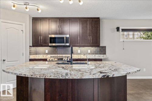 Kitchen - 1086 Grantham Drive Nw, Edmonton, AB - Indoor Photo Showing Kitchen With Upgraded Kitchen