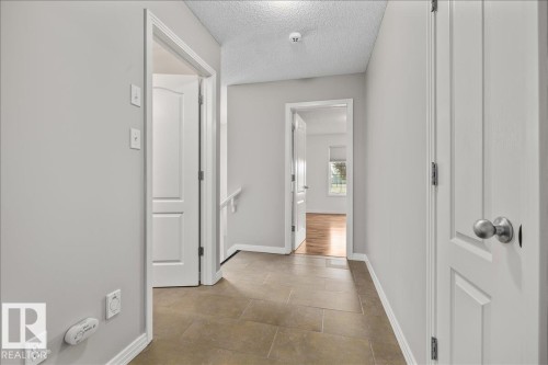 Corridor - 1086 Grantham Drive Nw, Edmonton, AB - Indoor Photo Showing Other Room