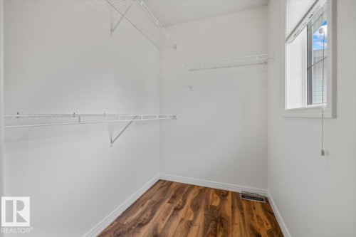 Walk in closet - 1086 Grantham Drive Nw, Edmonton, AB - Indoor With Storage