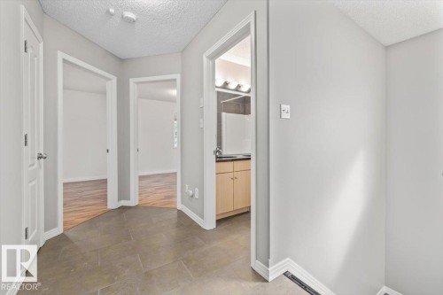 Corridor - 1086 Grantham Drive Nw, Edmonton, AB - Indoor Photo Showing Other Room