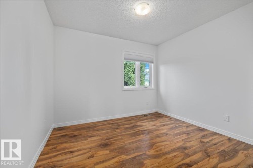 Empty room - 1086 Grantham Drive Nw, Edmonton, AB - Indoor Photo Showing Other Room