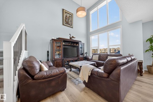 1575 Plum Circle Circle Sw, Edmonton, AB - Indoor Photo Showing Living Room