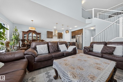 1575 Plum Circle Circle Sw, Edmonton, AB - Indoor Photo Showing Living Room