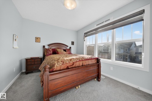 1575 Plum Circle Circle Sw, Edmonton, AB - Indoor Photo Showing Bedroom