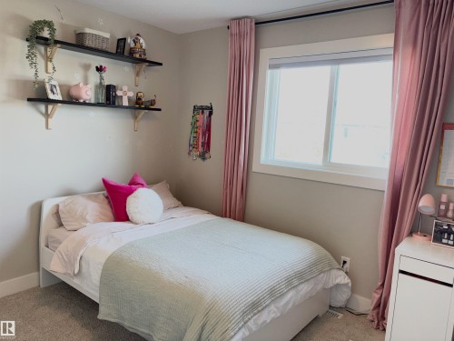 152 Sturtz Bend, Leduc, AB - Indoor Photo Showing Bedroom