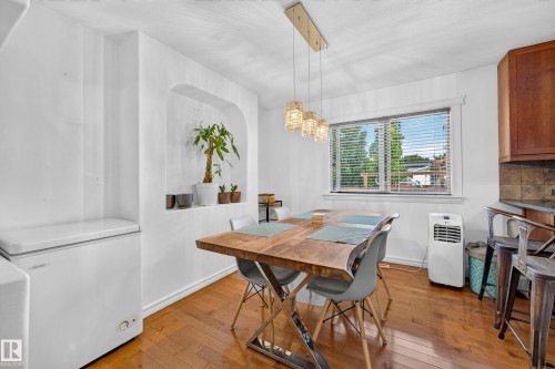 14804 95 Avenue Nw, Edmonton, AB - Indoor Photo Showing Dining Room