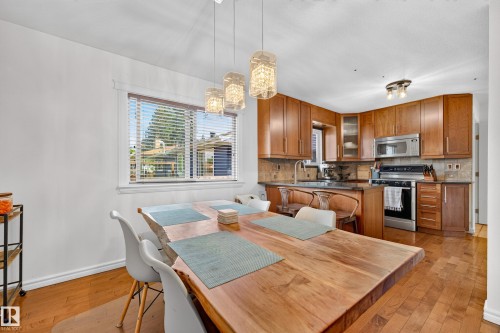 14804 95 Avenue Nw, Edmonton, AB - Indoor