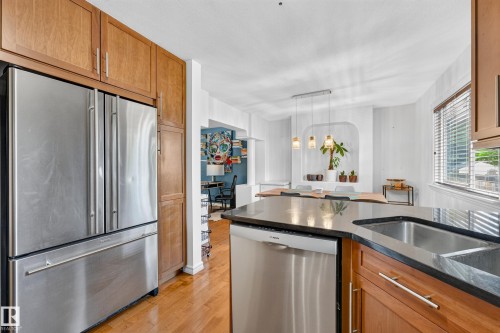 14804 95 Avenue Nw, Edmonton, AB - Indoor Photo Showing Kitchen