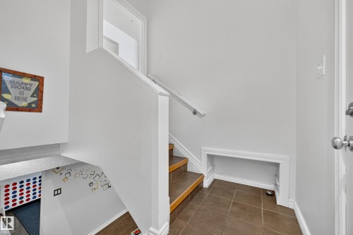14804 95 Avenue Nw, Edmonton, AB - Indoor