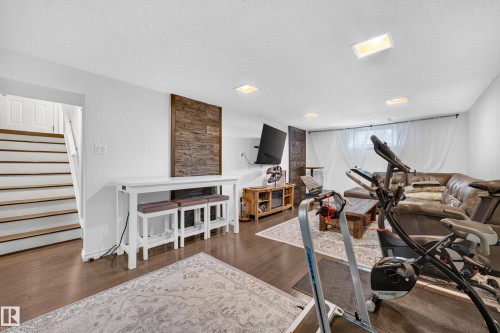14804 95 Avenue Nw, Edmonton, AB - Indoor