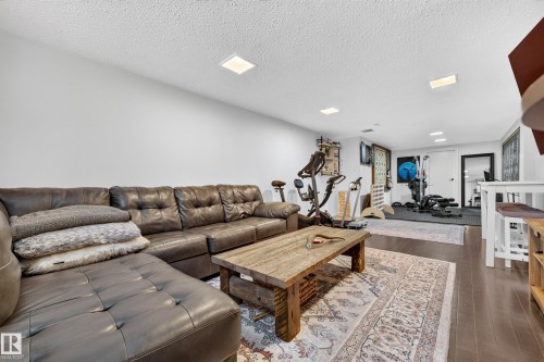14804 95 Avenue Nw, Edmonton, AB - Indoor