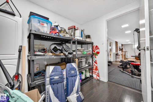 14804 95 Avenue Nw, Edmonton, AB - Indoor