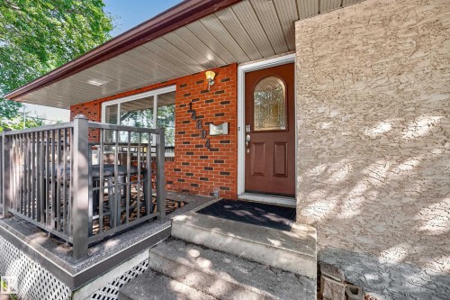 14804 95 Avenue Nw, Edmonton, AB - Outdoor