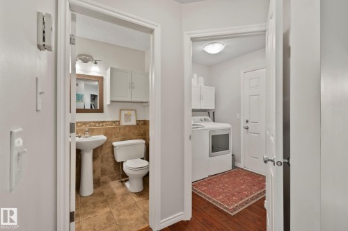 9 Landon Drive, Spruce Grove, AB - Indoor Photo Showing Bathroom