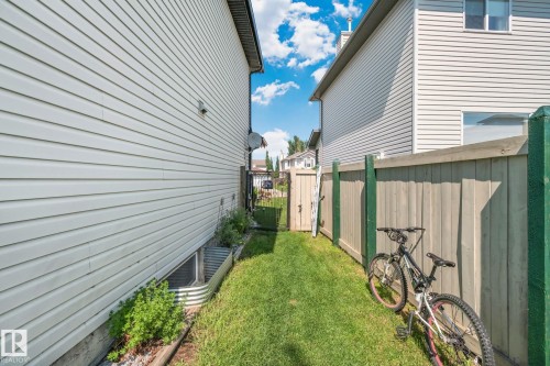 9 Landon Drive, Spruce Grove, AB - Outdoor With Exterior