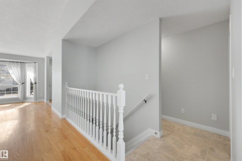 #43 3311 58 St Nw, Edmonton, AB - Indoor