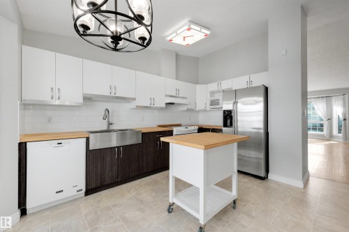 #43 3311 58 St Nw, Edmonton, AB - Indoor Photo Showing Kitchen