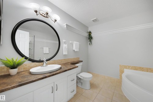 #43 3311 58 St Nw, Edmonton, AB - Indoor Photo Showing Other Room