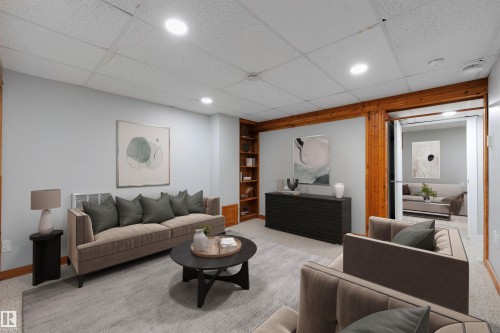 #43 3311 58 St Nw, Edmonton, AB - Indoor
