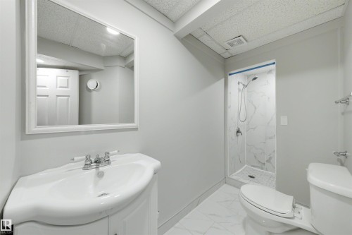 #43 3311 58 St Nw, Edmonton, AB - Indoor Photo Showing Laundry Room